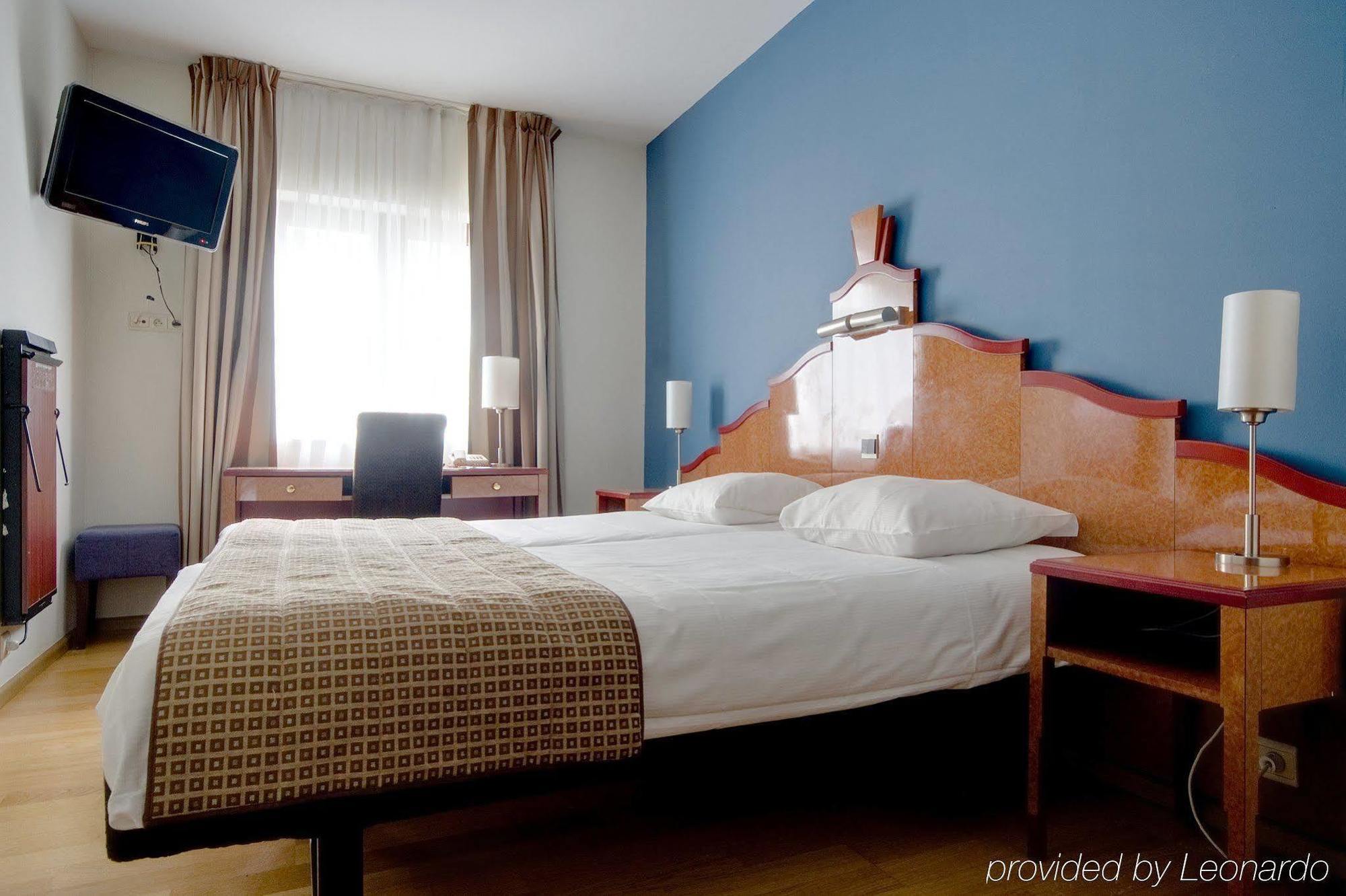 Numa Royal Galleries Aparthotel 4*